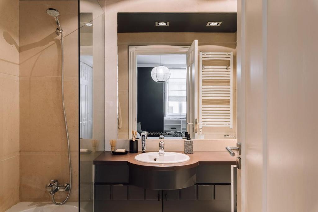 Apartment Tanigawa - 2 Bedrooms In Santo Antonio Lisbon